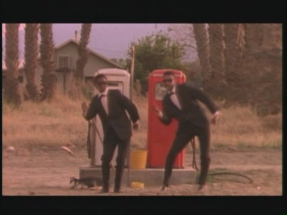 everybody-wants-to-rule-the-world-tears-for-fears-20642478-720-540