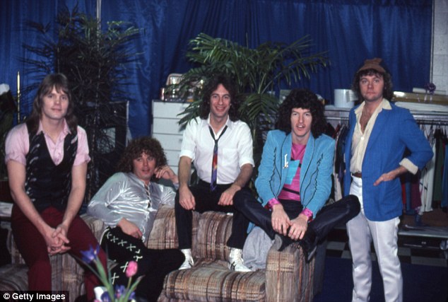 2c523a0e00000578-3234319-image-a-35_1442277677373